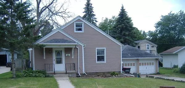 323 S Jackson St, Waterloo, WI 53594-1315