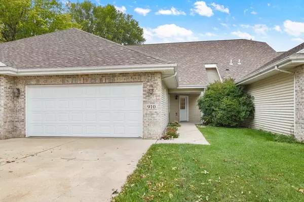 Marshall, WI 53559,910 Waters Edge Ct