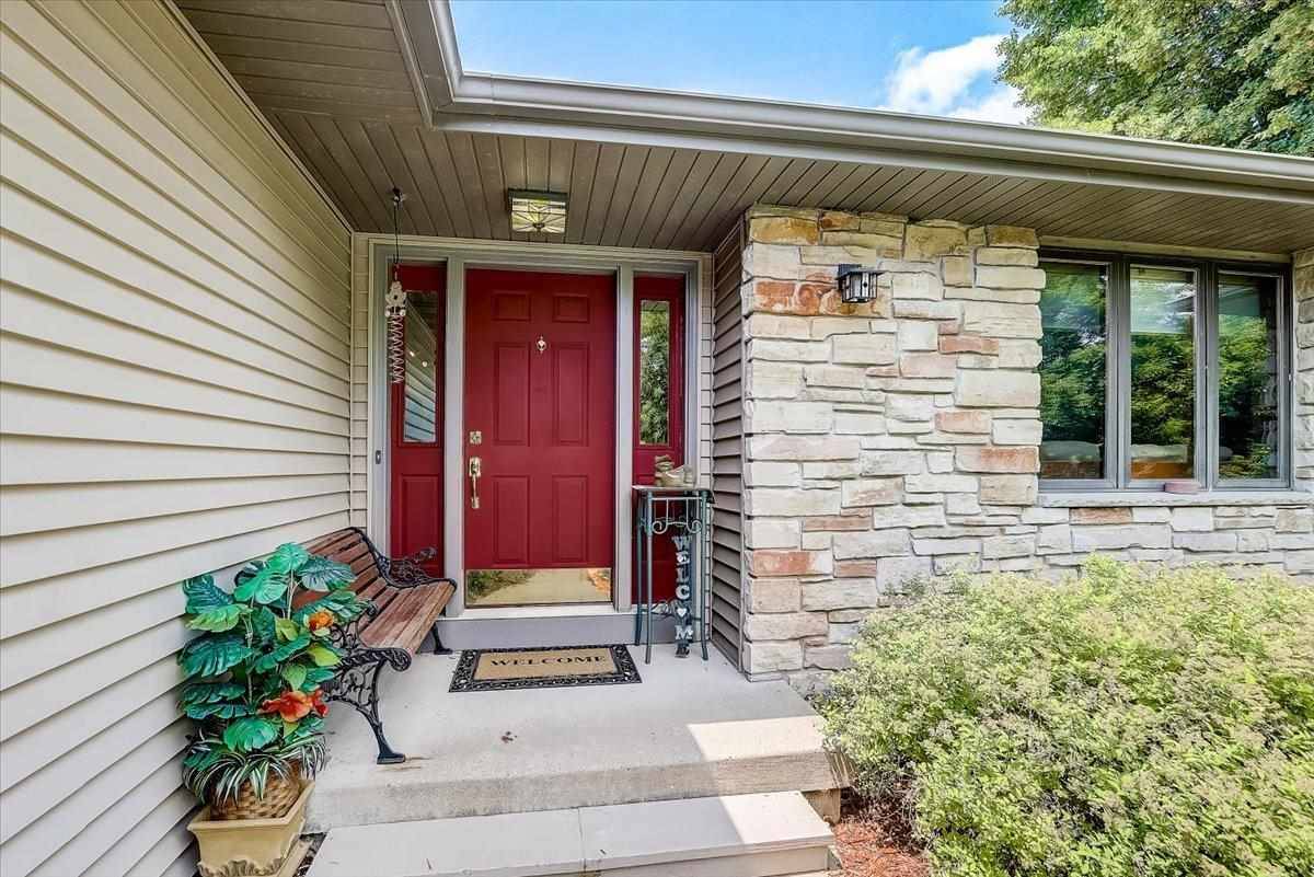 Waunakee, WI 53597,1301 Manchester E