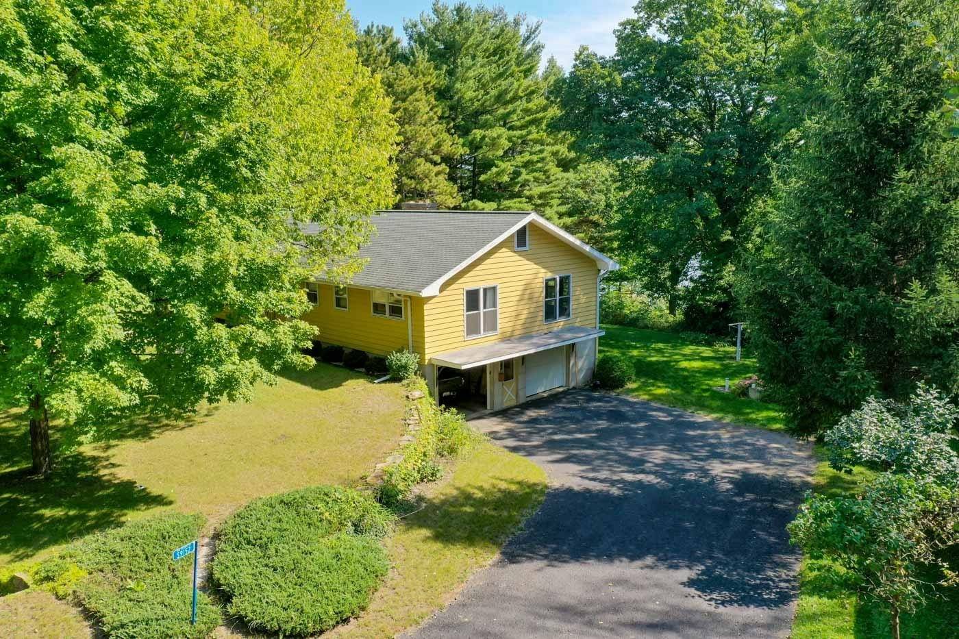 S9152 Dam Heights Rd, Prairie Du Sac, WI 53578