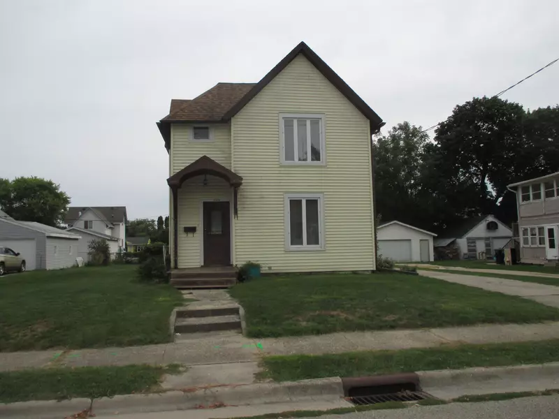 1425 Linden Ave, Janesville, WI 53548