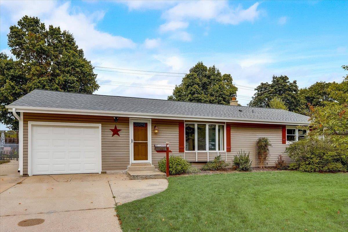 Mukwonago, WI 53149,308 Elwin Dr