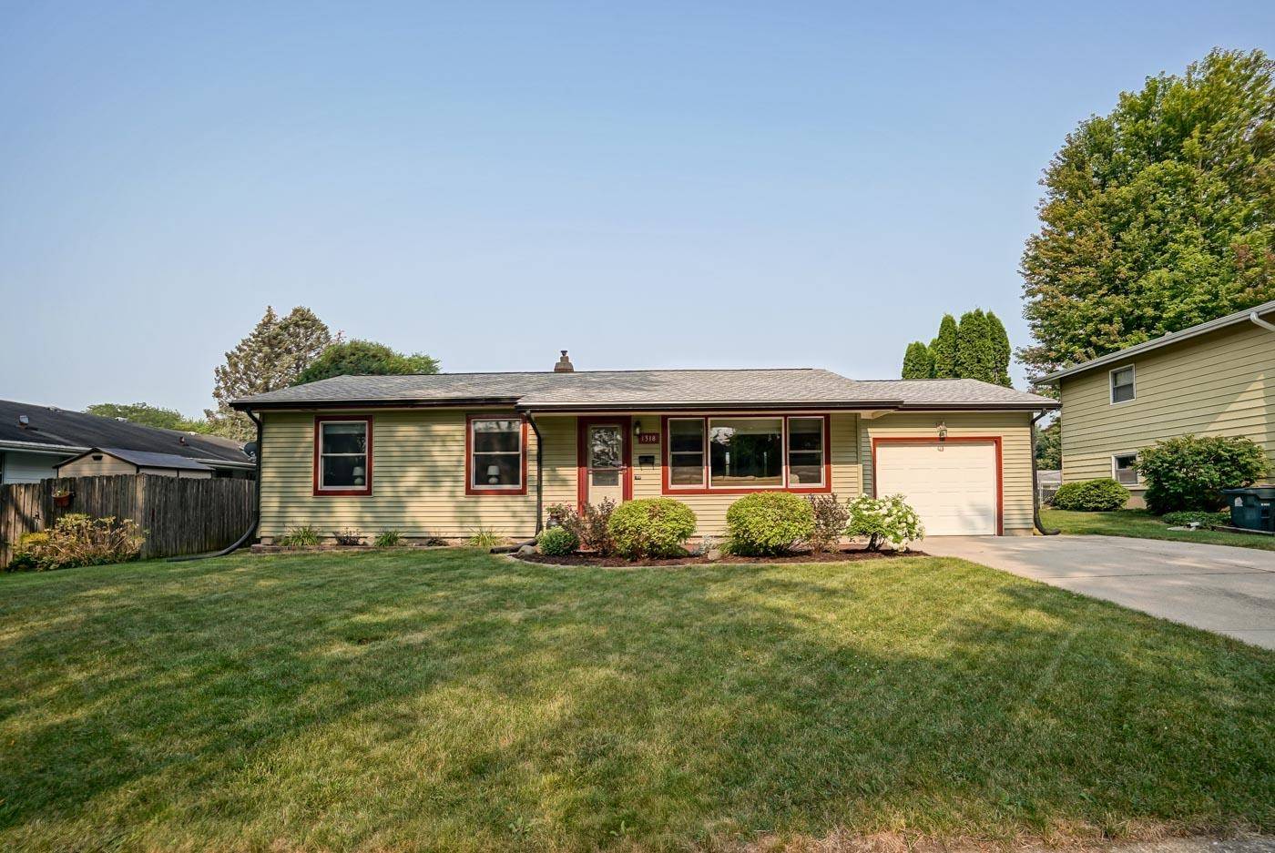 1318 Bay Ridge Rd, Madison, WI 53716