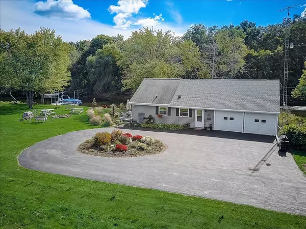 154 Island Dr, Montello, WI 53949