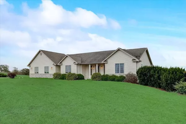 N7680 Krause Rd, Albany, WI 53502-9767