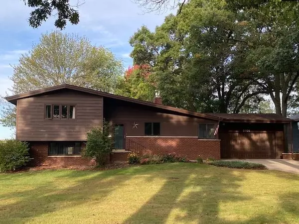 1101 Lakeside Dr, Tomah, WI 54660