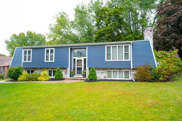 421 Winnebago Ave, Portage, WI 53901