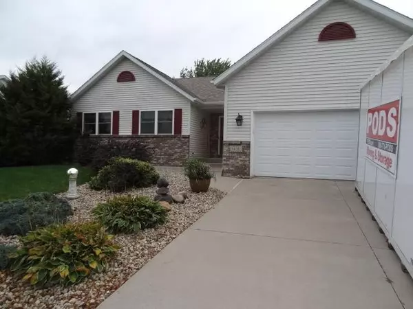 1430 Broadway Dr, Sun Prairie, WI 53590