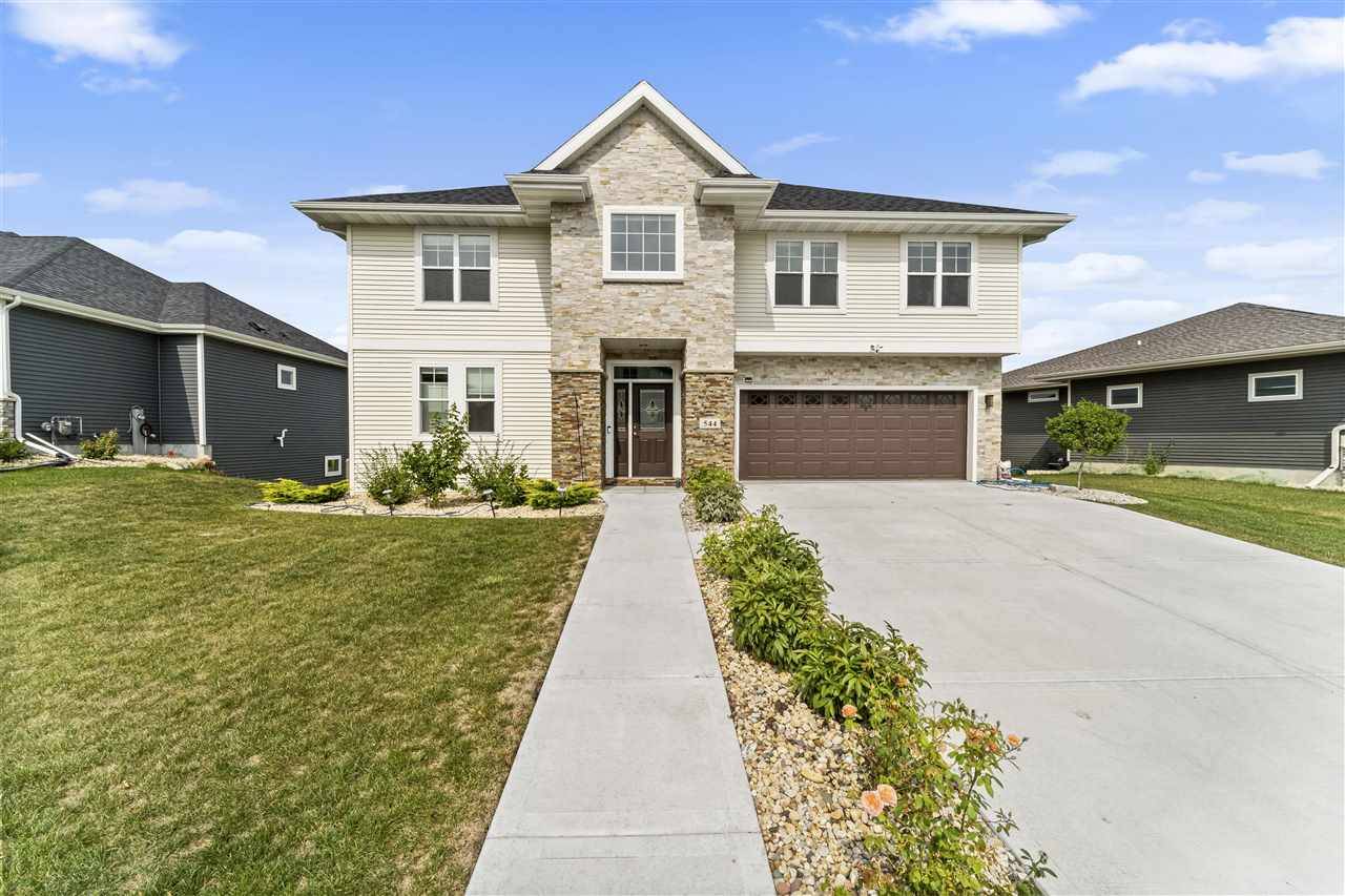 544 Burnt Sienna Dr, Middleton, WI 53562