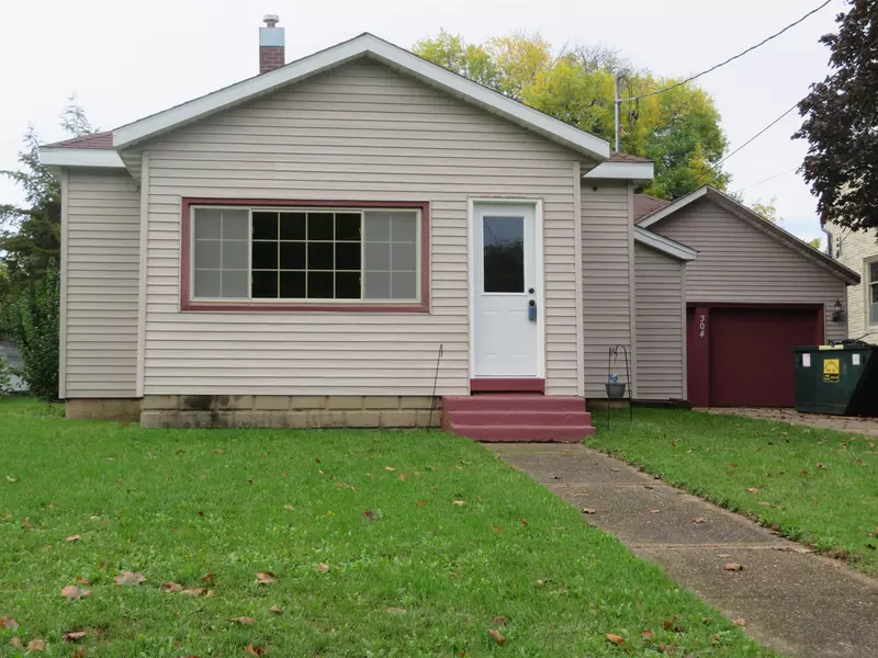 304 High St, Clinton, WI 53525