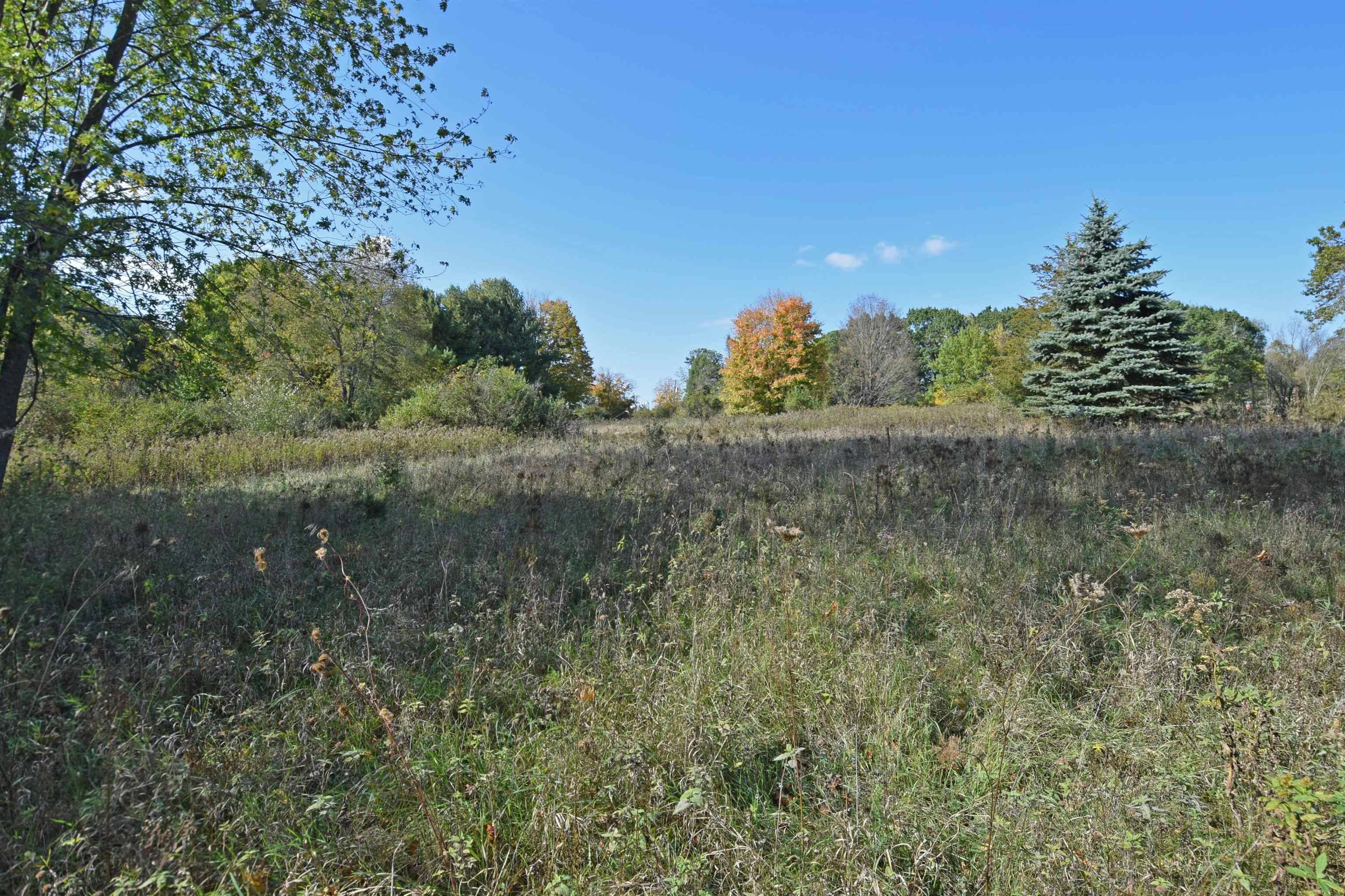 L8 & 9 Bunting Kingfisher Cir, La Valle, WI 53941