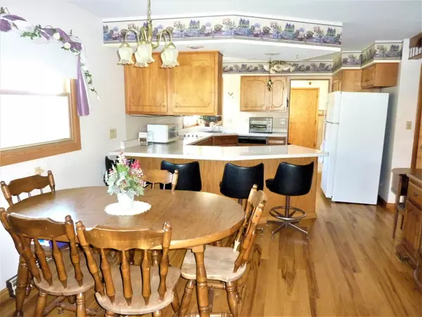 Hazel Green, WI 53812,917 Badger Rd