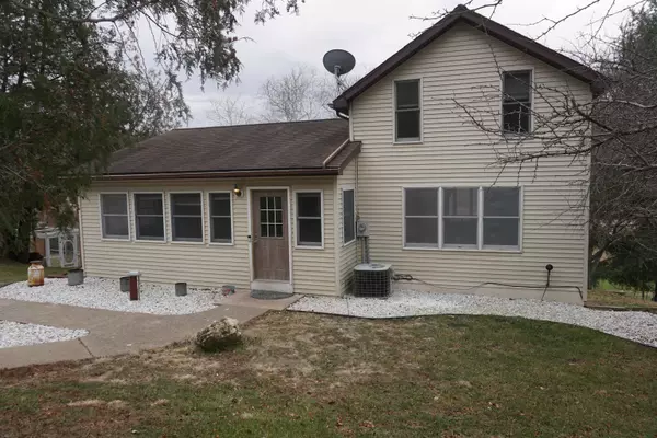 48765 Upper St, Gays Mills, WI 54631