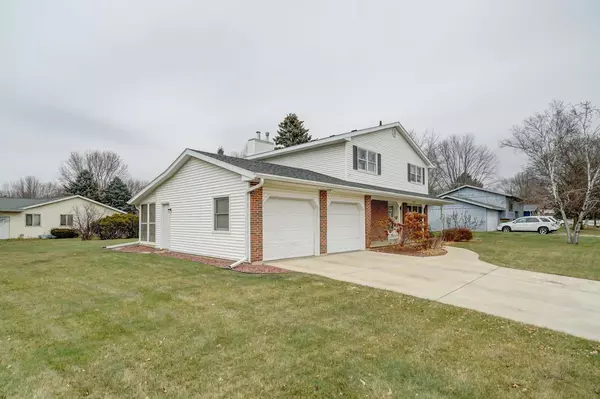 1724 Jackson St, Stoughton, WI 53589