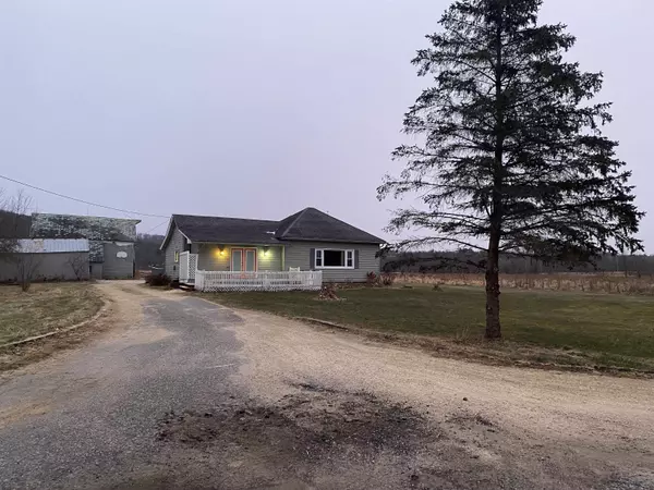 N2366 Weger Rd, Elroy, WI 53929-9490