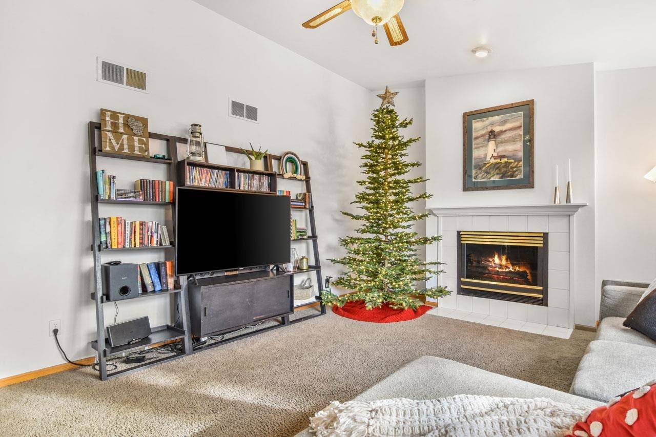 Madison, WI 53716,5709 Bellows Cir
