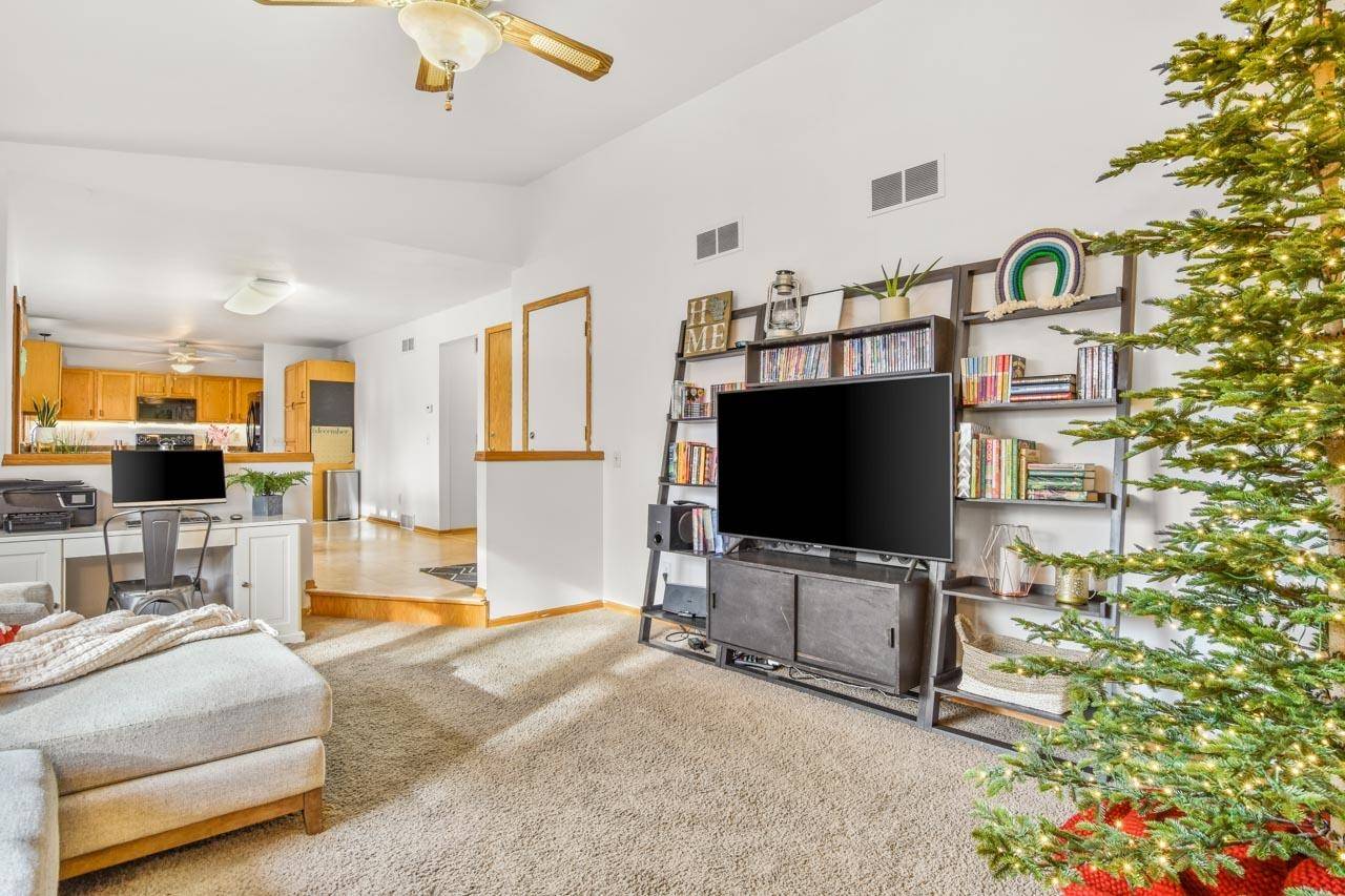Madison, WI 53716,5709 Bellows Cir