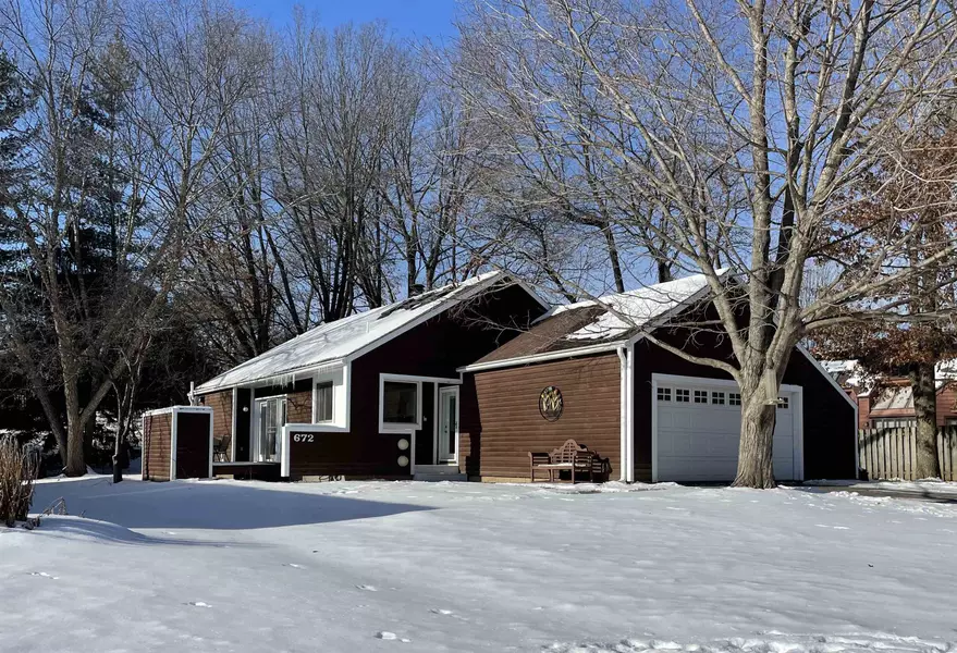 672 Maple Rd, Verona, WI 53593