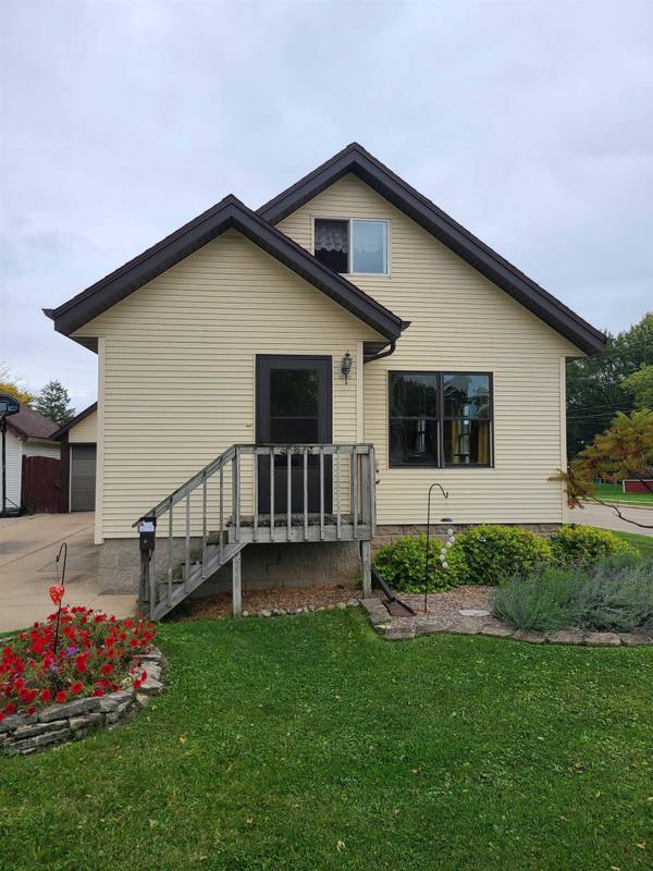 425 S WATERTOWN ST, Waupun, WI 53963