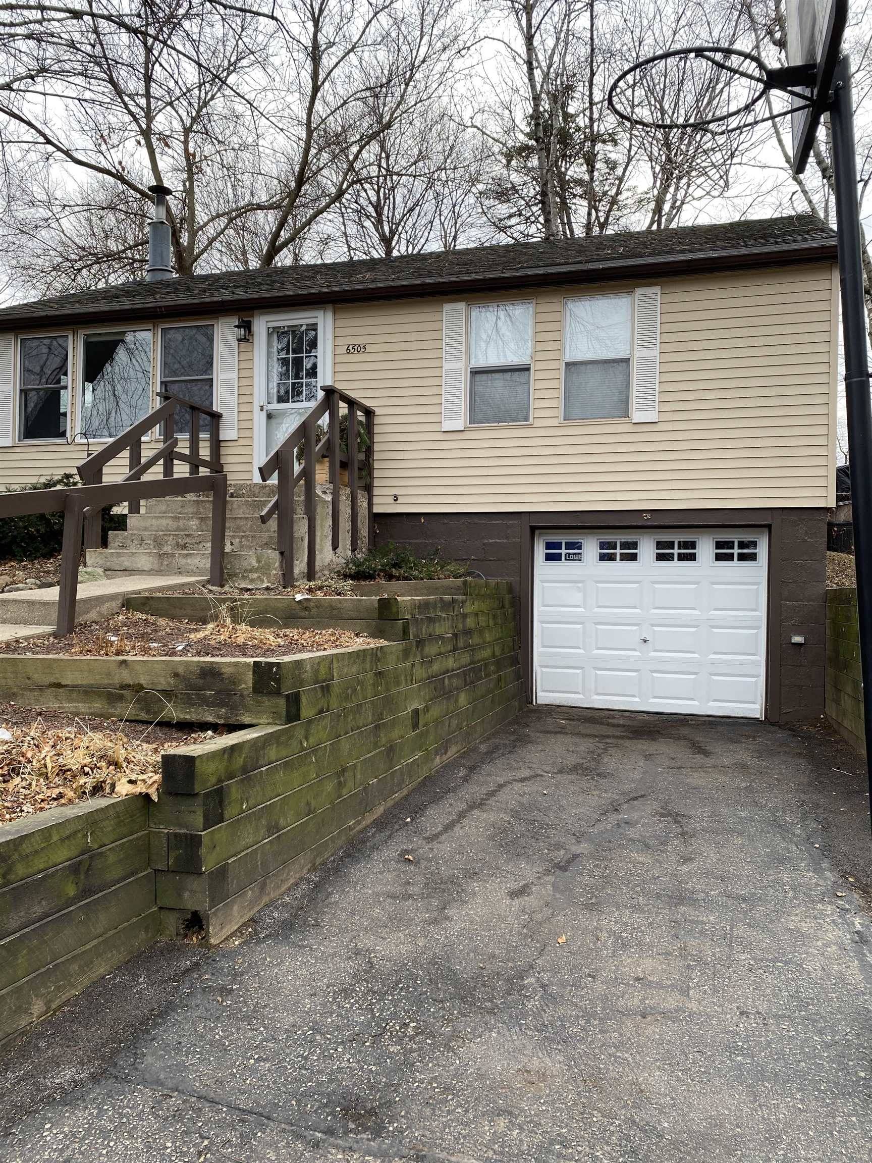 Middleton, WI 53562,6505 Oakwood Pl