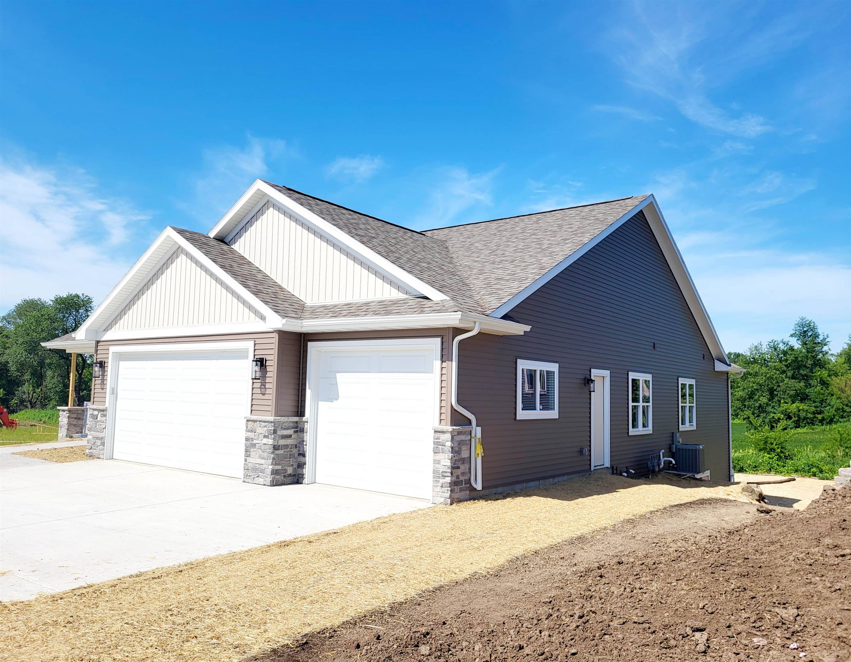Stoughton, WI 53589,1332 Nordland Dr