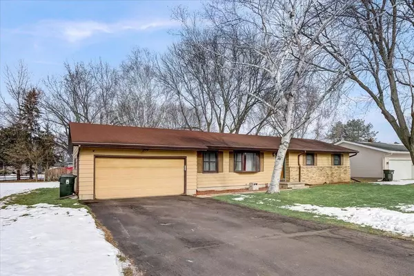 Sun Prairie, WI 53590,390 Robert Dr