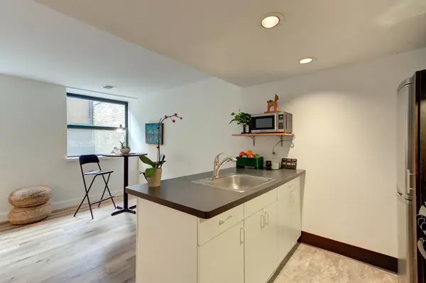 Madison, WI 53703,123 N Blount St #101