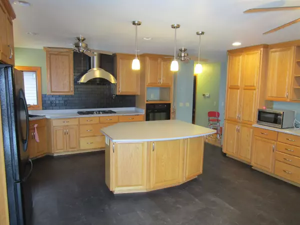 Madison, WI 53716,1001 LINDA VISTA RD