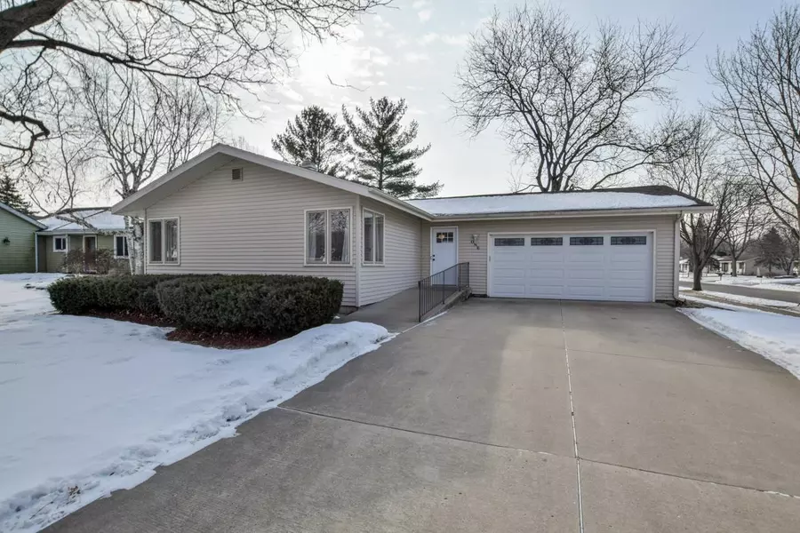 1 Coffey Cir, Madison, WI 53716