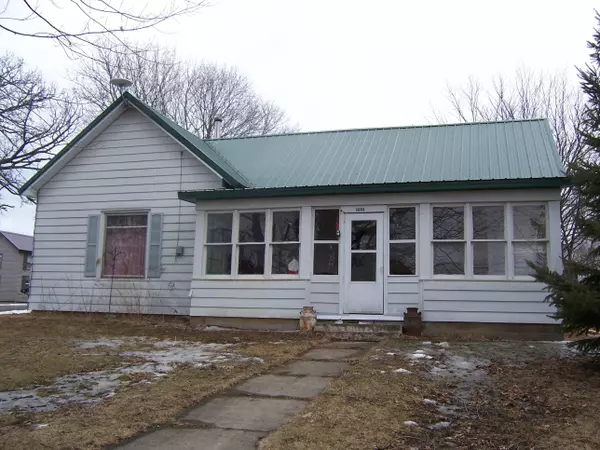 201 Weaver St, Ridgeway, WI 53582