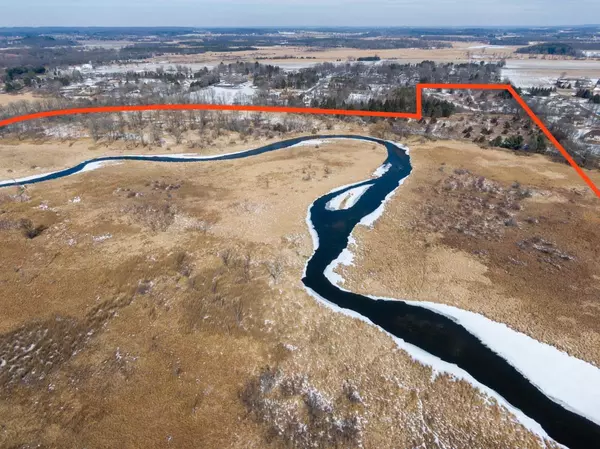 W8417 Highway 33, Portage, WI 53901