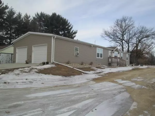 Grand Marsh, WI 53936,661 South St