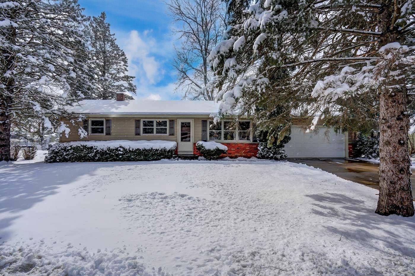 713 Russell St, Deforest, WI 53532