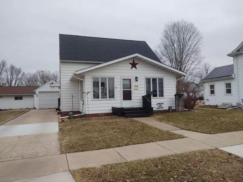 104 Adams St, Boscobel, WI 53805