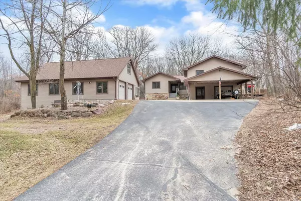 Baraboo, WI 53913,S5650 Devils Crown Dr