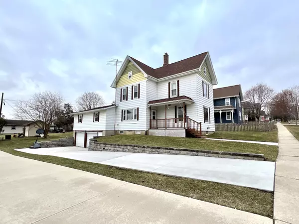 New Glarus, WI 53574,413 9th Ave