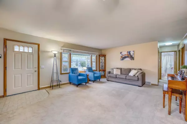 Madison, WI 53714,53 Bradford Ln