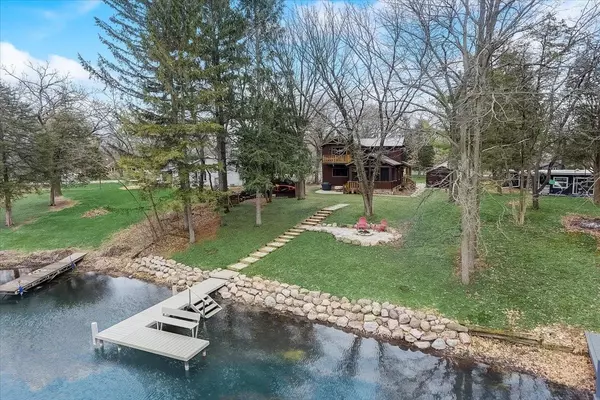 Dousman, WI 53118,W376S5119 E Pretty Lake Rd