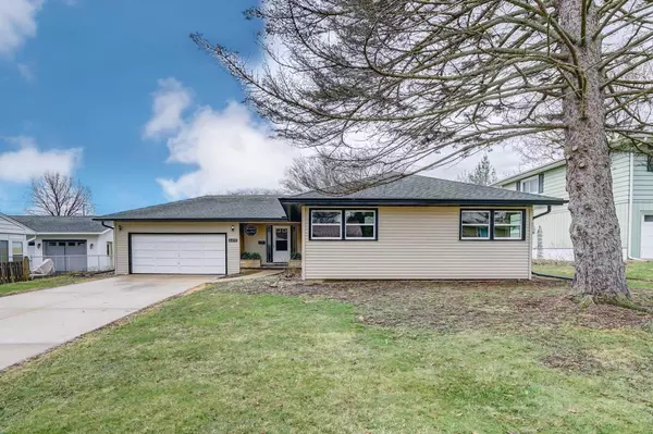 4405 Somerset Ln, Madison, WI 53711