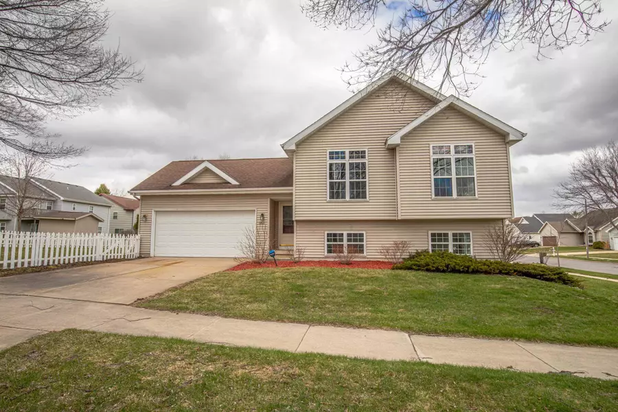 6801 Fieldwood Rd, Madison, WI 53718