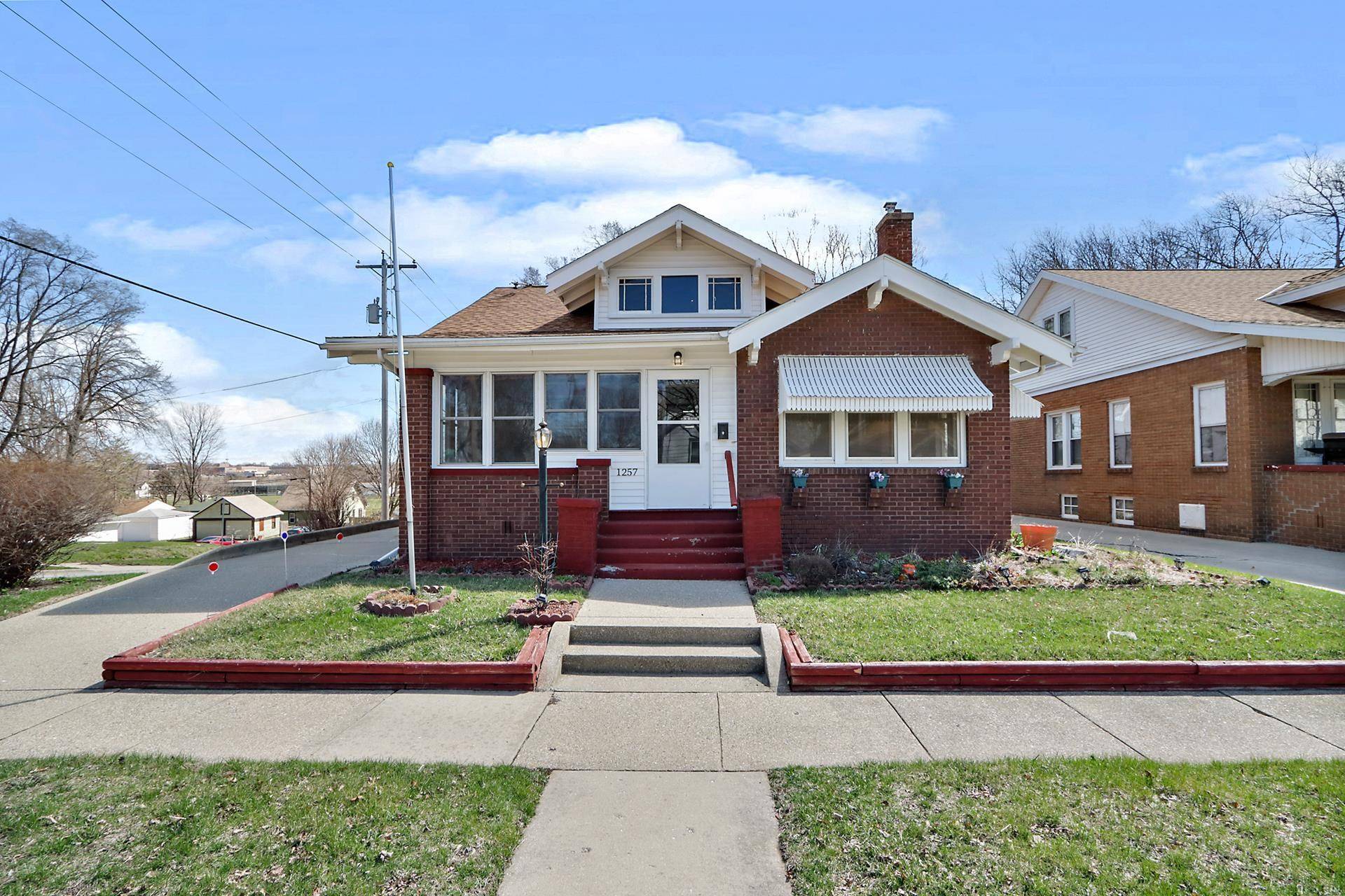 1257 Bluff St, Beloit, WI 53511