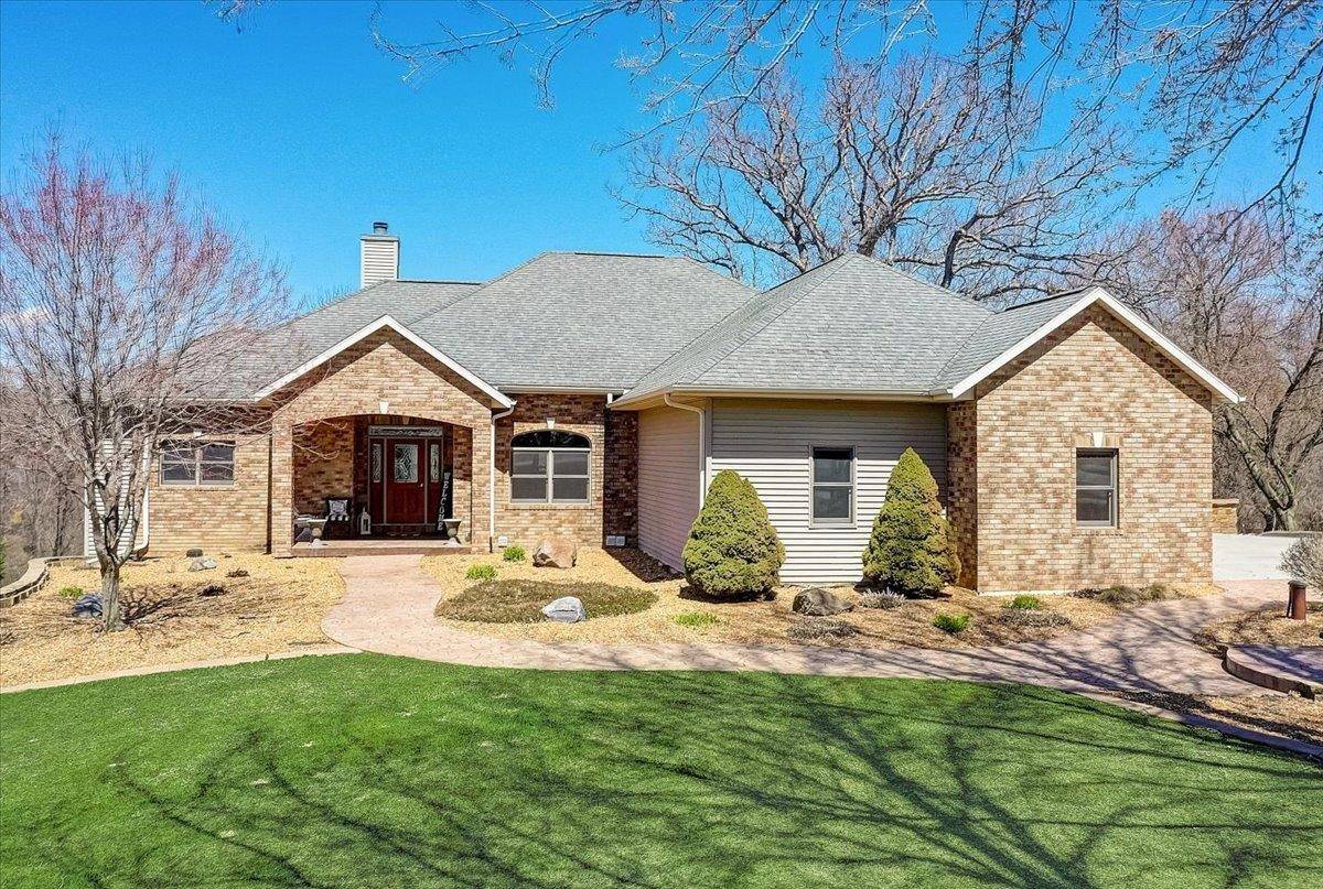 W7916 Hope Lake Rd, Lake Mills, WI 53551