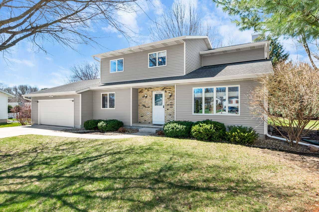 17 Park Crest Ct, Madison, WI 53711-6323