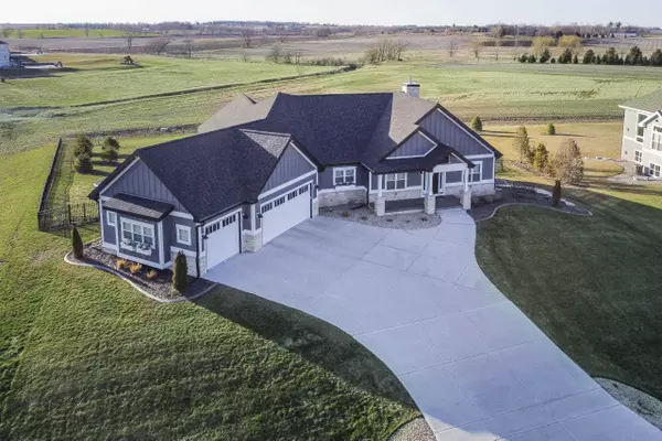 6689 Wagners Vineyard Tr, Sun Prairie, WI 53590