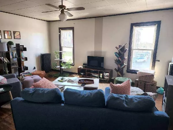 Mount Horeb, WI 53572,106 E Main St