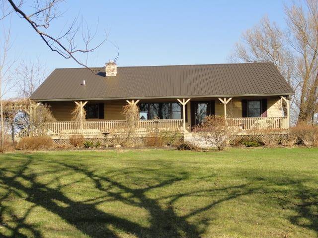 Genoa, WI 54632,E2807 N Ridge Rd
