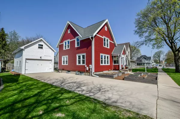 1912 Middleton St, Middleton, WI 53562