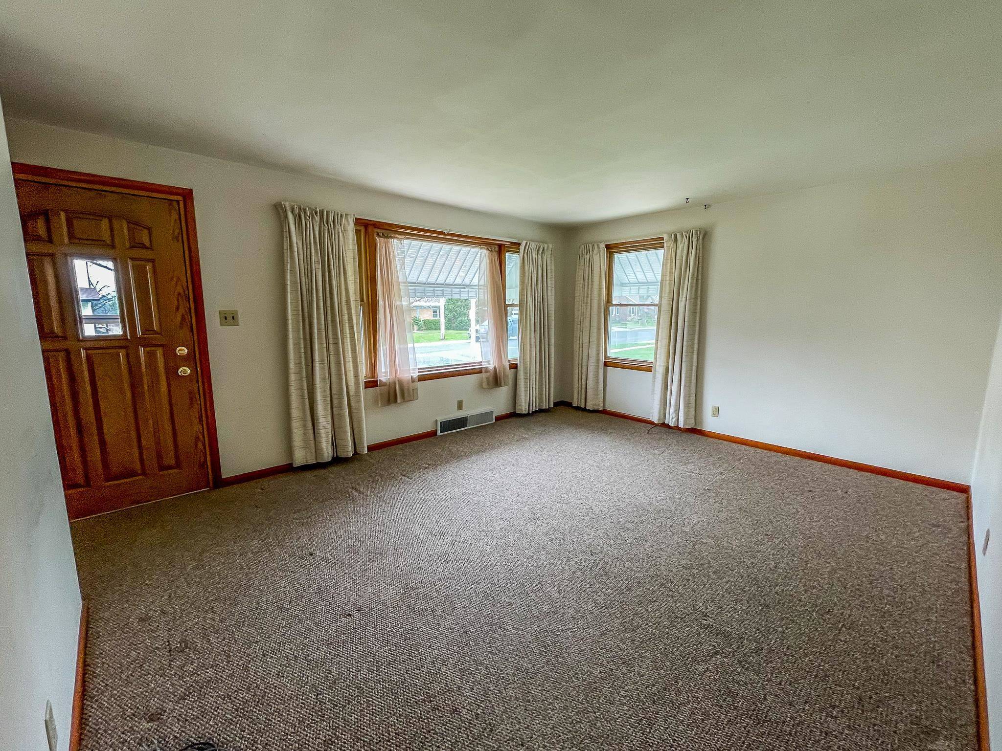 Watertown, WI 53098,1406 Center St