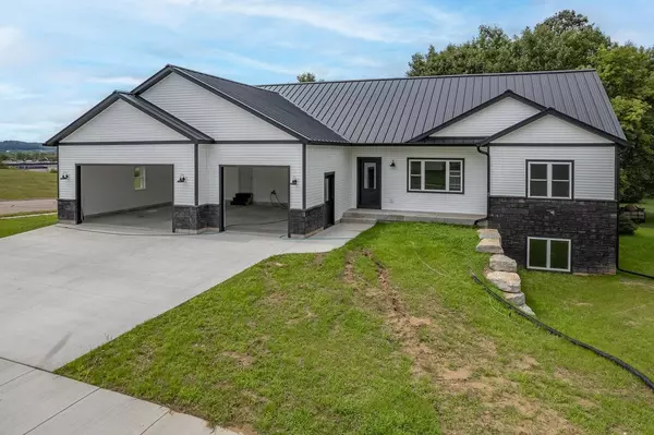 403 Eastridge DR, Reedsburg, WI 53959