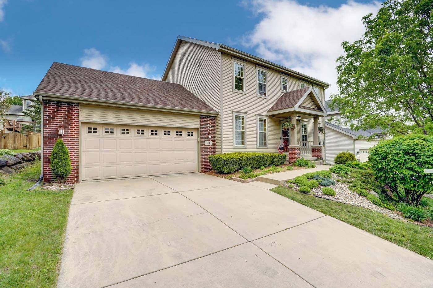 1241 Velvet Leaf Dr, Madison, WI 53719